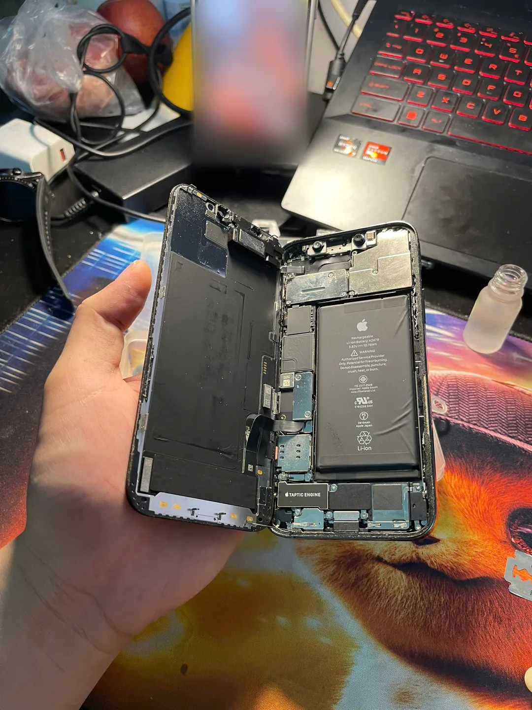 Tháo màn hình iPhone 12, bên trong máy và pin A2479